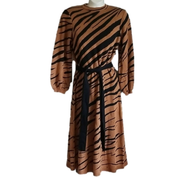 Who What Wear Dresses & Skirts - Who What Wear Animal Print Sweater Dress Long Sleeve Size XS